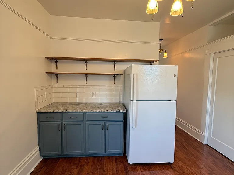 104 8th St #3 — Photo 10
