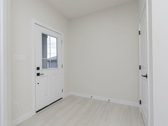 2nd image of 1584 Esaiw Pl NW