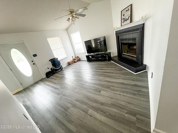 5th image of 13204 Warren Dr