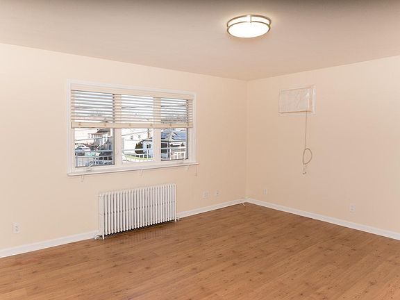 3rd image of 184 Olympia Blvd #2BD
