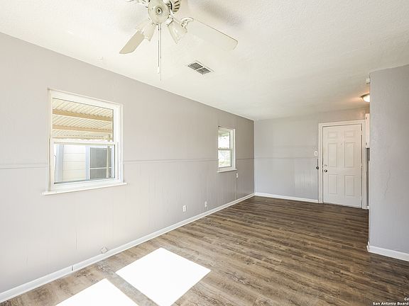 3rd image of 539 Dorie St