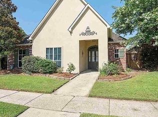 8610 E Cypress Point Ct, Baton Rouge, LA 70809