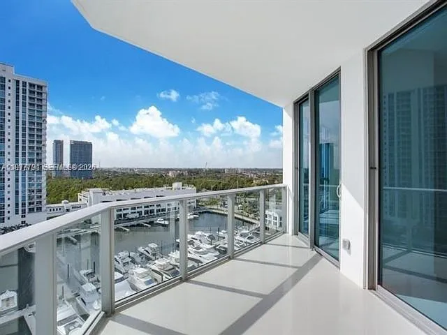 17301 Biscayne Blvd #1103 — Photo 16