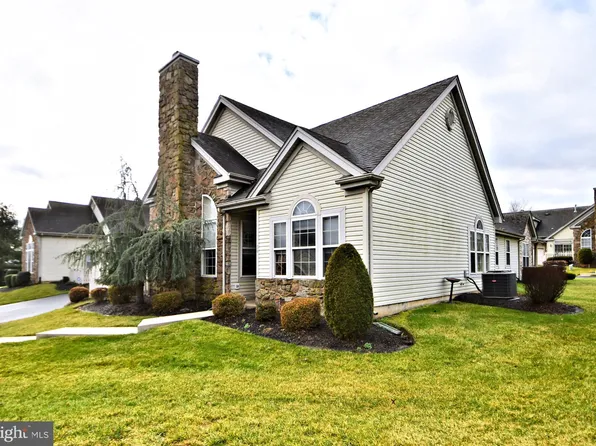 39 Legacy Oaks Dr, Richboro, PA 18954