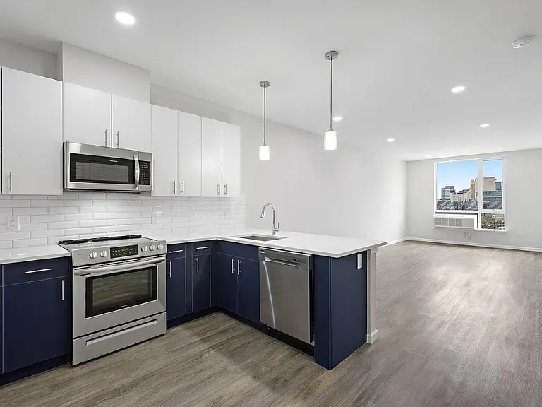 9-11 Clark St #303 — Photo 2