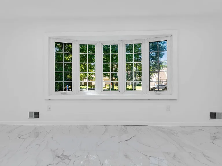 2556 Woodland Rd — Photo 10