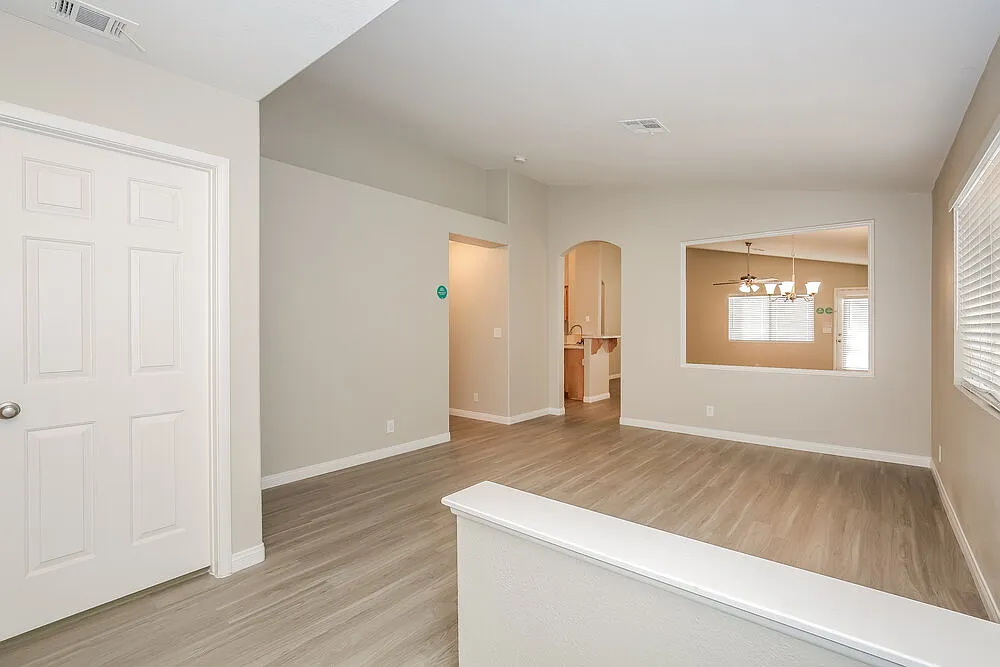 4 bed, 2.0 bath, 1743 sqft, $2,075 — Photo 3