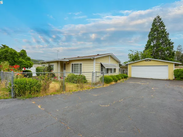 172 NW Kristen Ct, Roseburg, OR 97471