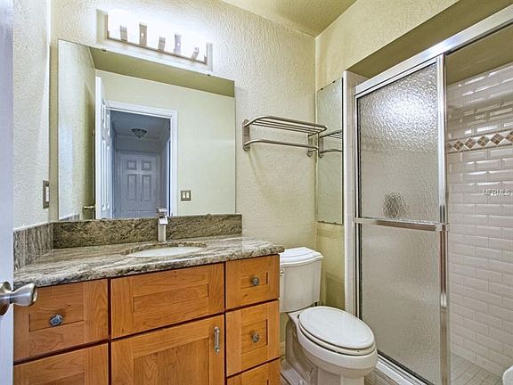 5th image of 2203 Dogwood Cir
