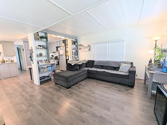 2nd image of 118 Floral Hills Way