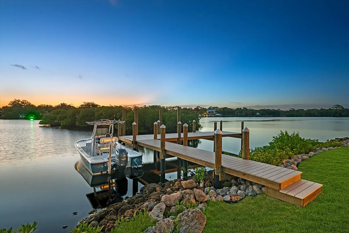 498 Buena Vista Dr — Photo 3