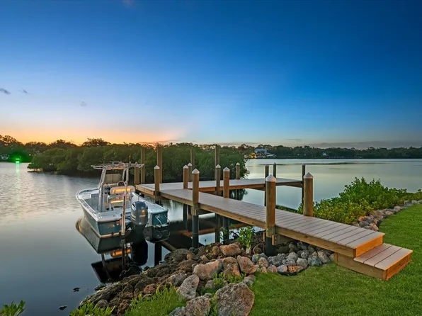 498 Buena Vista Dr, Nokomis, FL 34275