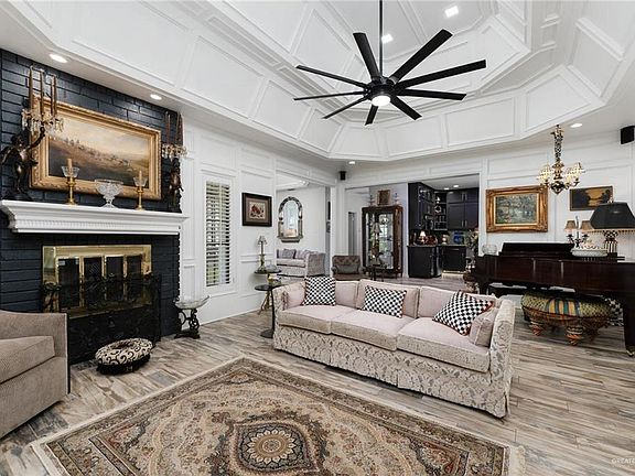 5th image of 5001 Selinda Dr