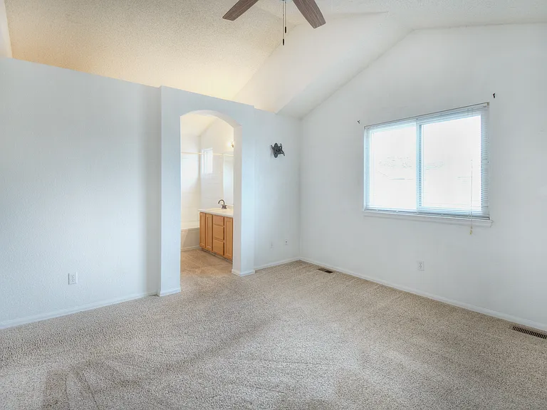 2024 Hibbard Ln — Photo 15