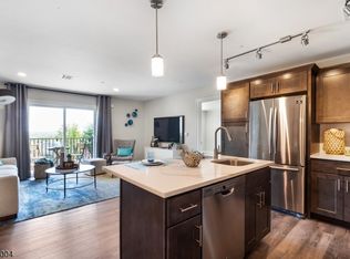 45 King George Rd, Green Brook, NJ 08812