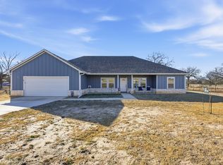 231 Julian Ln, Poolville, TX 76487