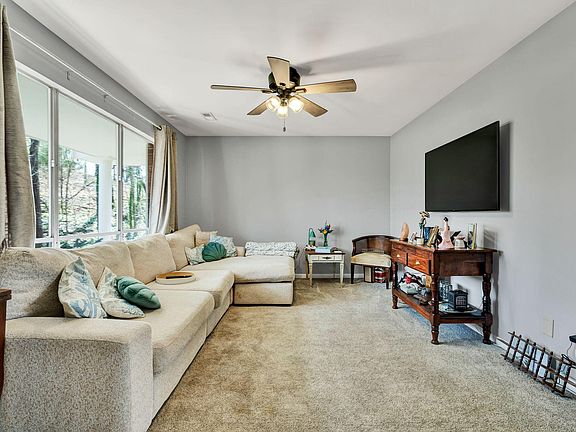 5th image of 1017 N Sanctuary Rd