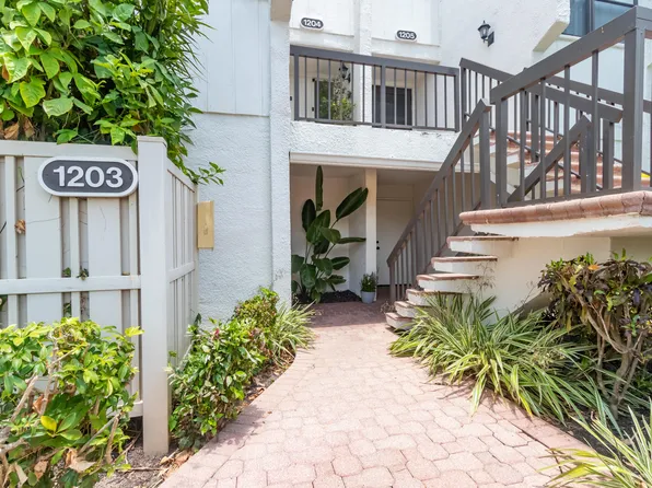 1203 Bridgewood Place, Boca Raton, FL 33434