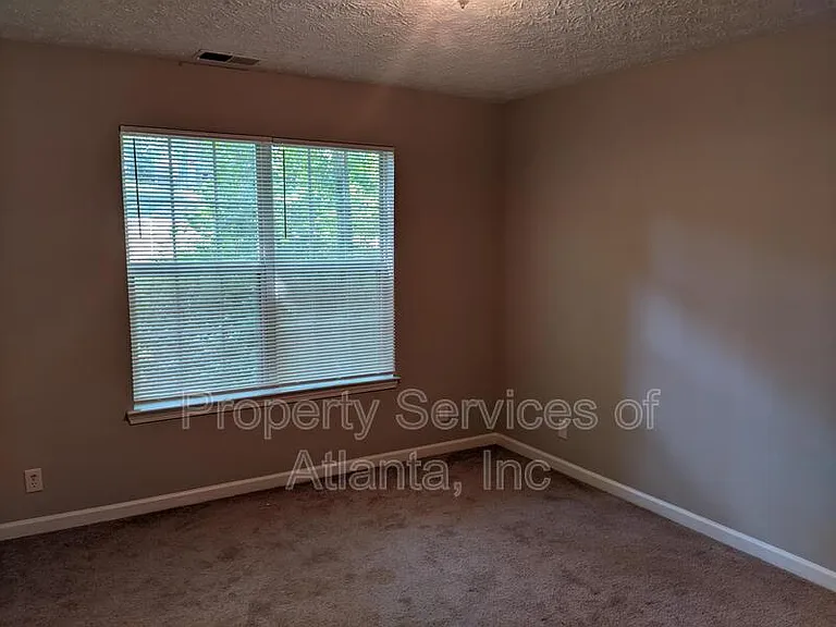 153 Oakland Blvd — Photo 6