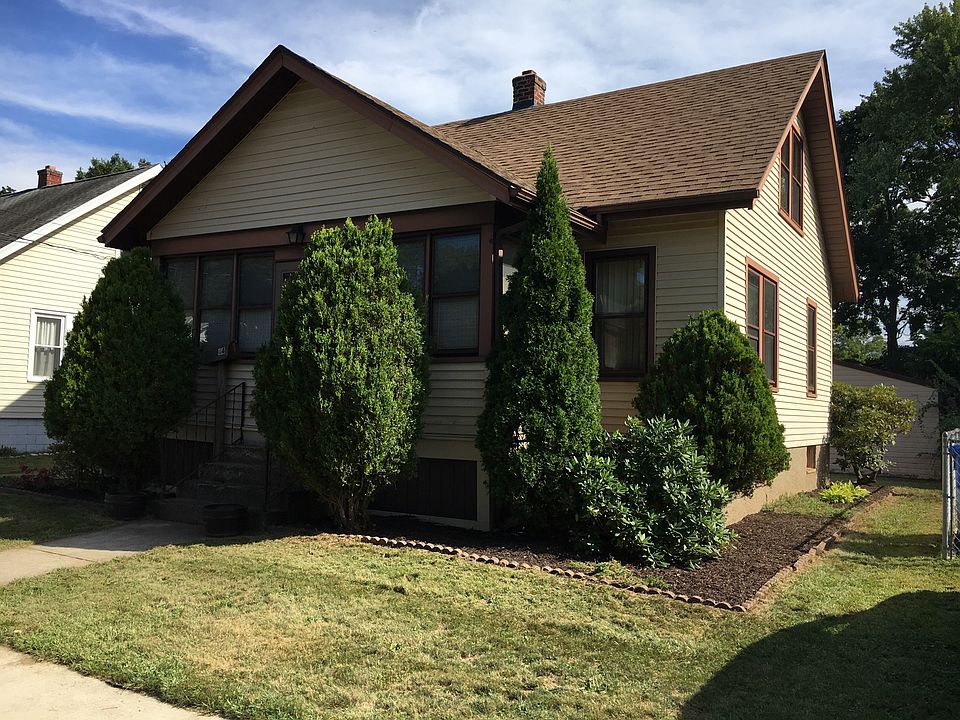 1st image of 44 Lincoln St
