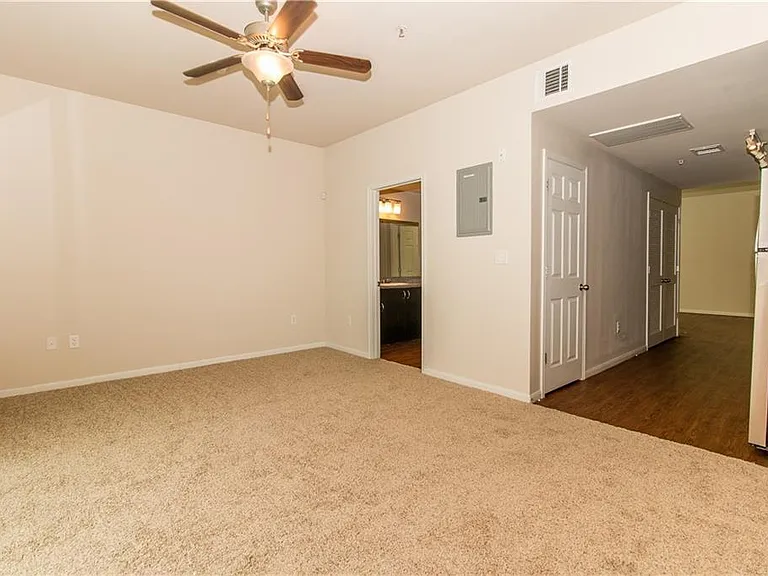 1401 E 4th St #203 — Photo 8