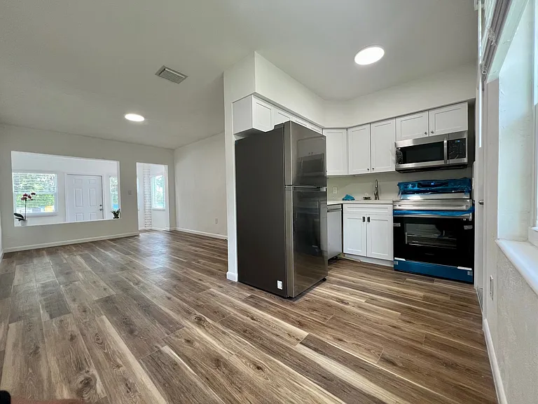 8550 NE 8th Ct #8550 — Photo 15