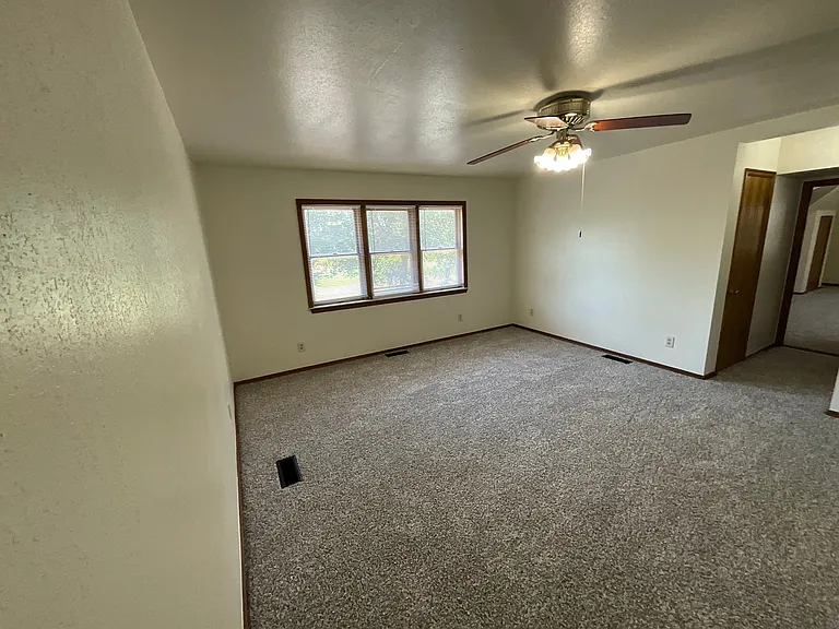2750 N Midwest Blvd — Photo 27