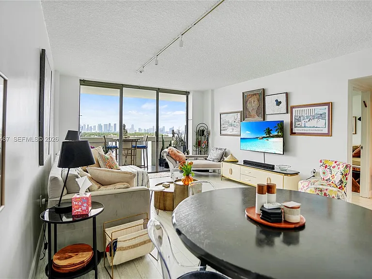800 West Ave #921 — Photo 4
