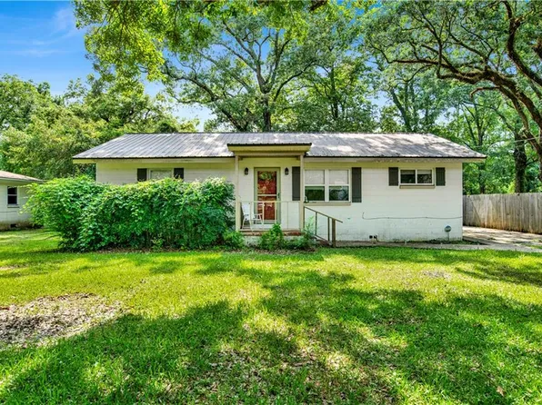 1027 Timothy St, Saraland, AL 36571