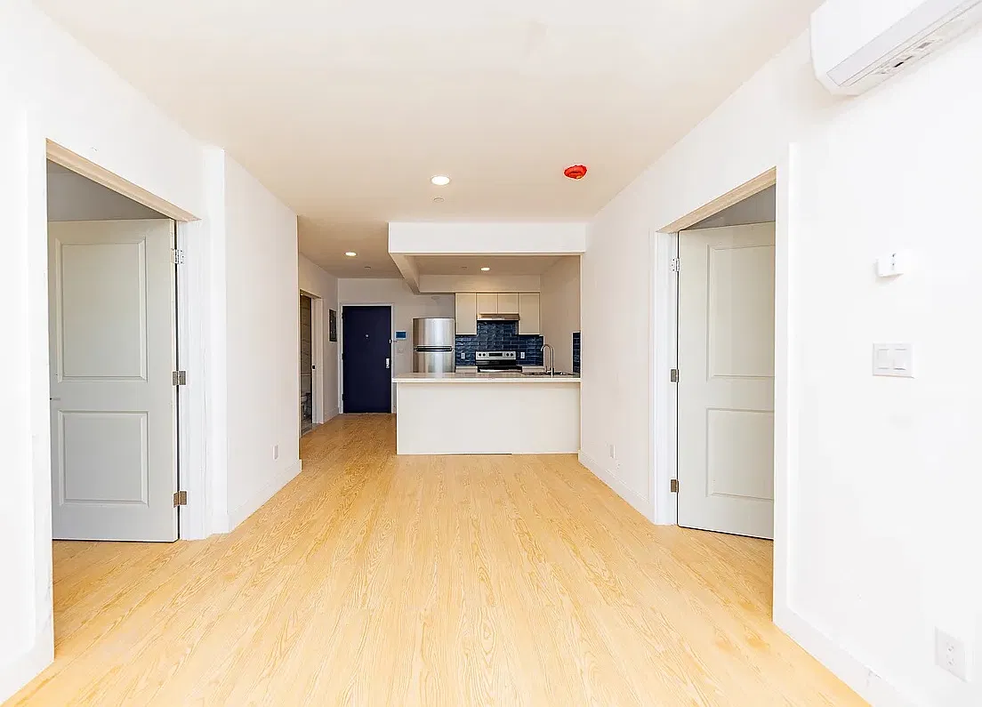 673 Hart Street — Photo 1