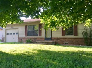 705 E Striper Dr, Nixa, MO 65714