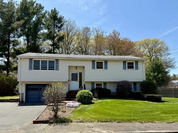 4 Fernandez Cir, Randolph, MA 02368