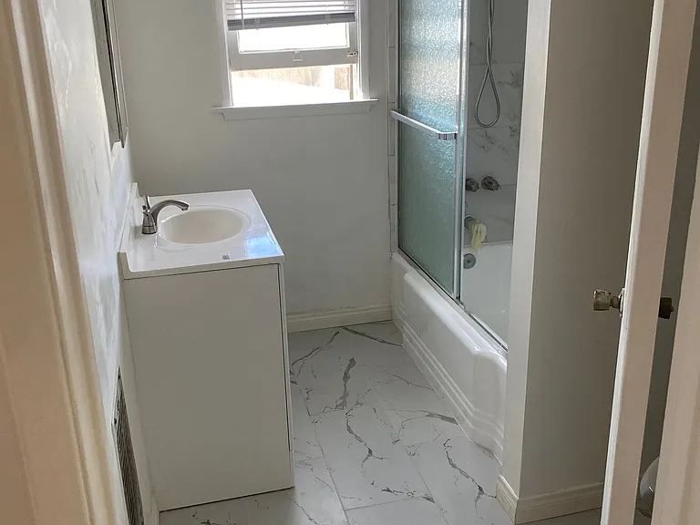 2035 S Holt Ave — Photo 11