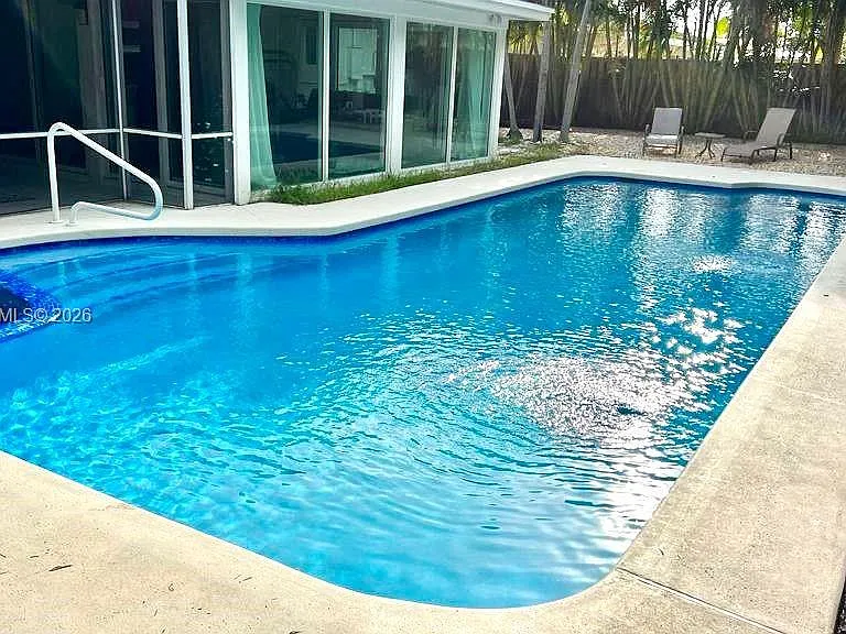 262 Bombay Ave — Photo 13