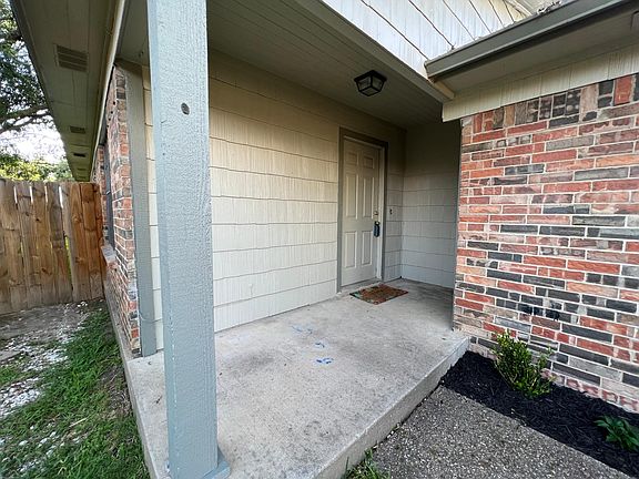 3rd image of 11917 Averett Ct #17