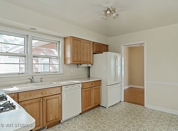 3rd image of 301 S Dwyer Ave