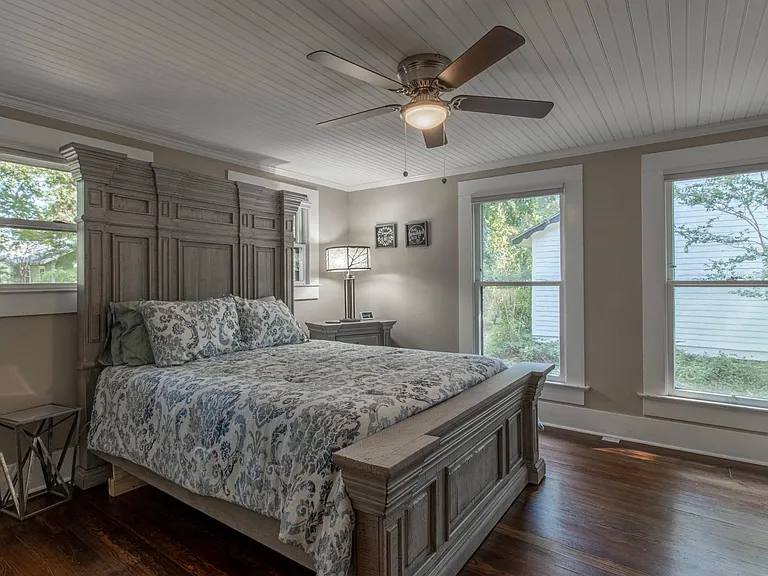 1503 S Elm St — Photo 22