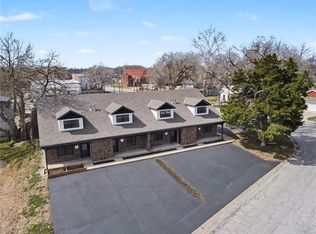 106B Smith St, Smithville, MO 64089