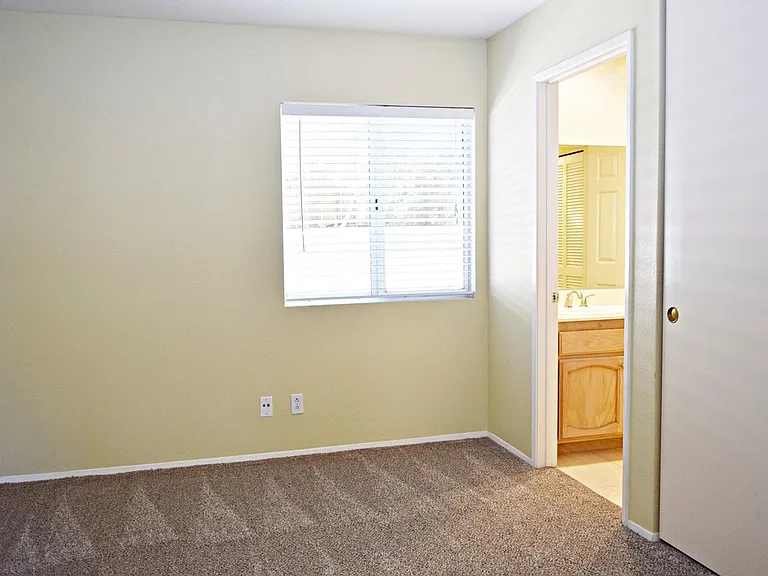 13388 Darview Ln — Photo 6