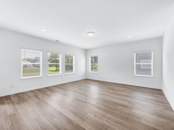 5th image of 1391 English Oak Dr Lot 284