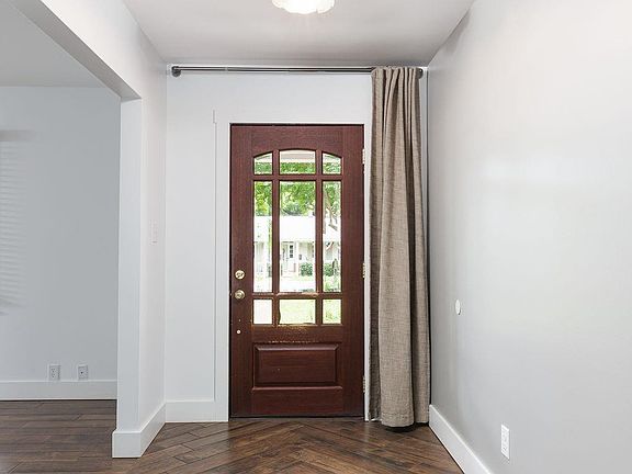 4th image of 3460 Dunwody Dr