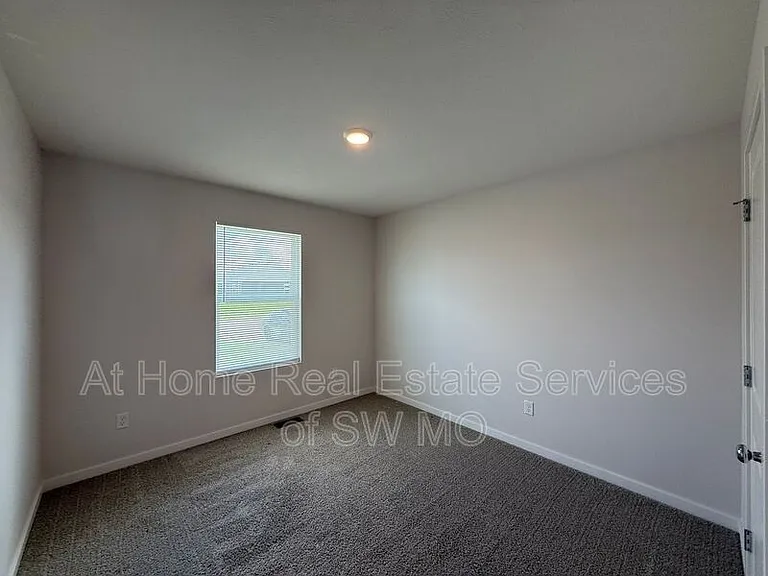 415 W Oak Lawn St — Photo 7