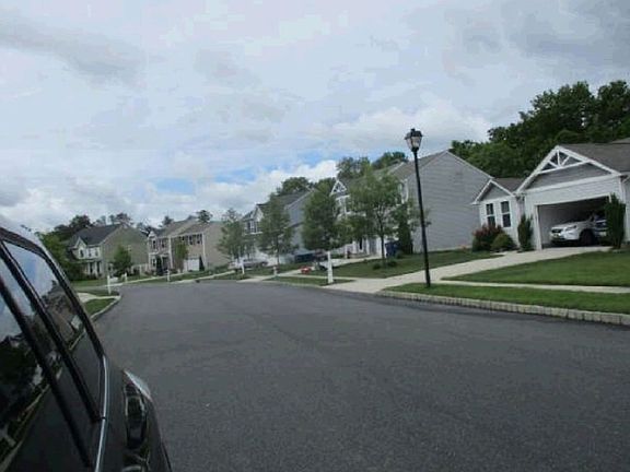 Exterior Neighborhood (street photo)