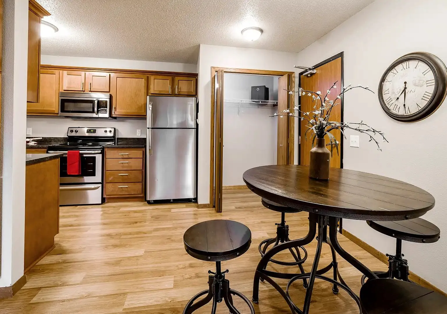 Northbrook Apartments — Photo 1