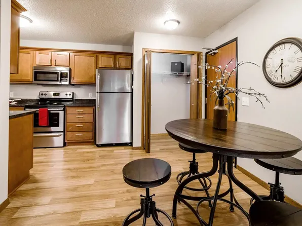 Northbrook Apartments, 957 7th Ave SW #3B-1Ba-990Sqft, Forest Lake, MN 55025