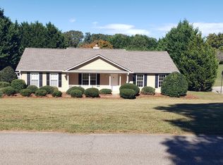 5974 River Rd, Flowery Branch, GA 30542