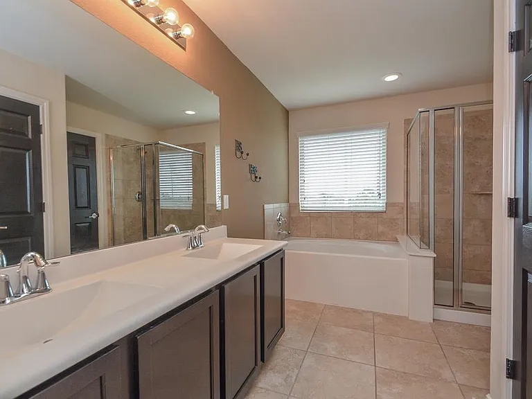 6490 Calgary Woods Ln — Photo 20