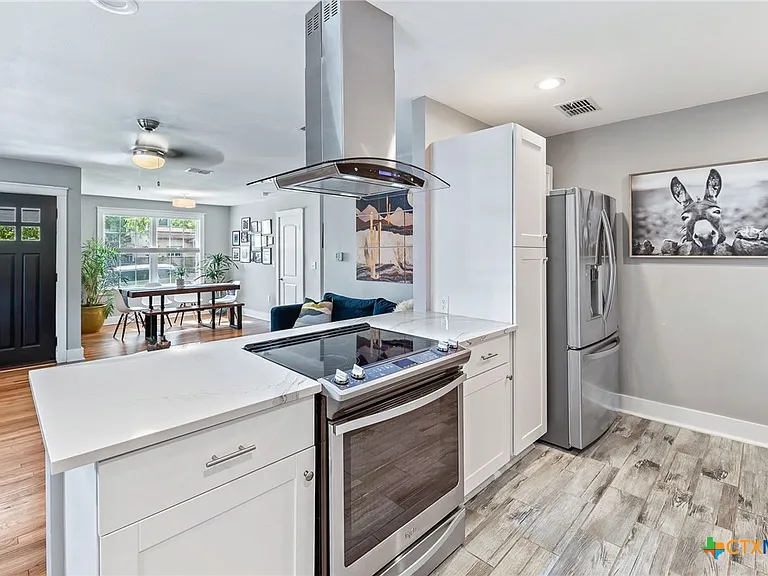 2404 Oak Crest Ave — Photo 12