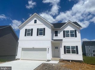 471 Buckeye Dr, Shenandoah Junction, WV 25442