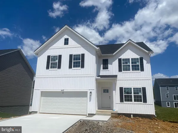 471 Buckeye Dr, Shenandoah Junction, WV 25442